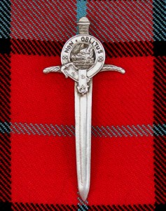 clan_mactavish_kilt_pinweb